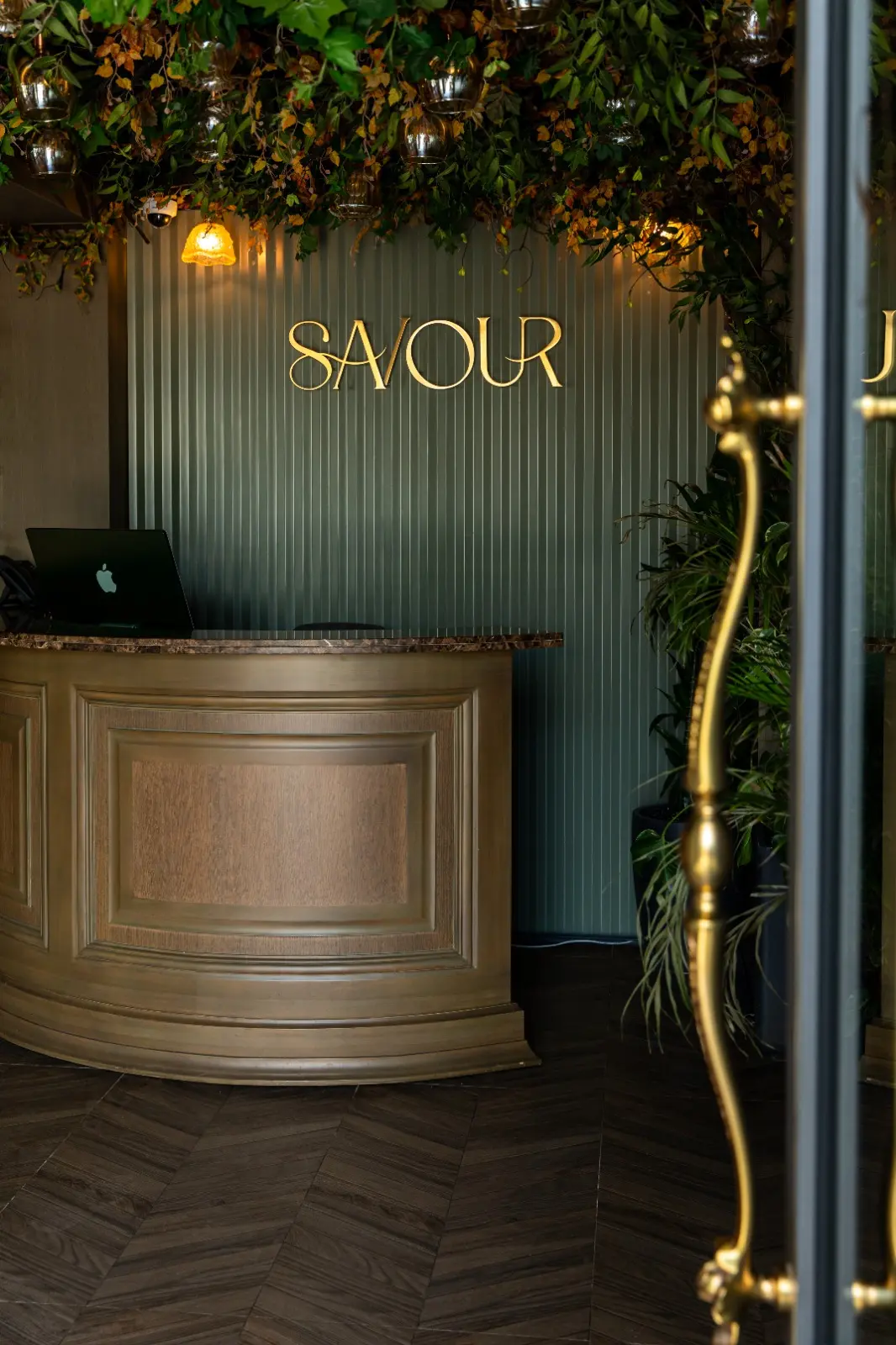 Savour lounge reception area, Jumeirah