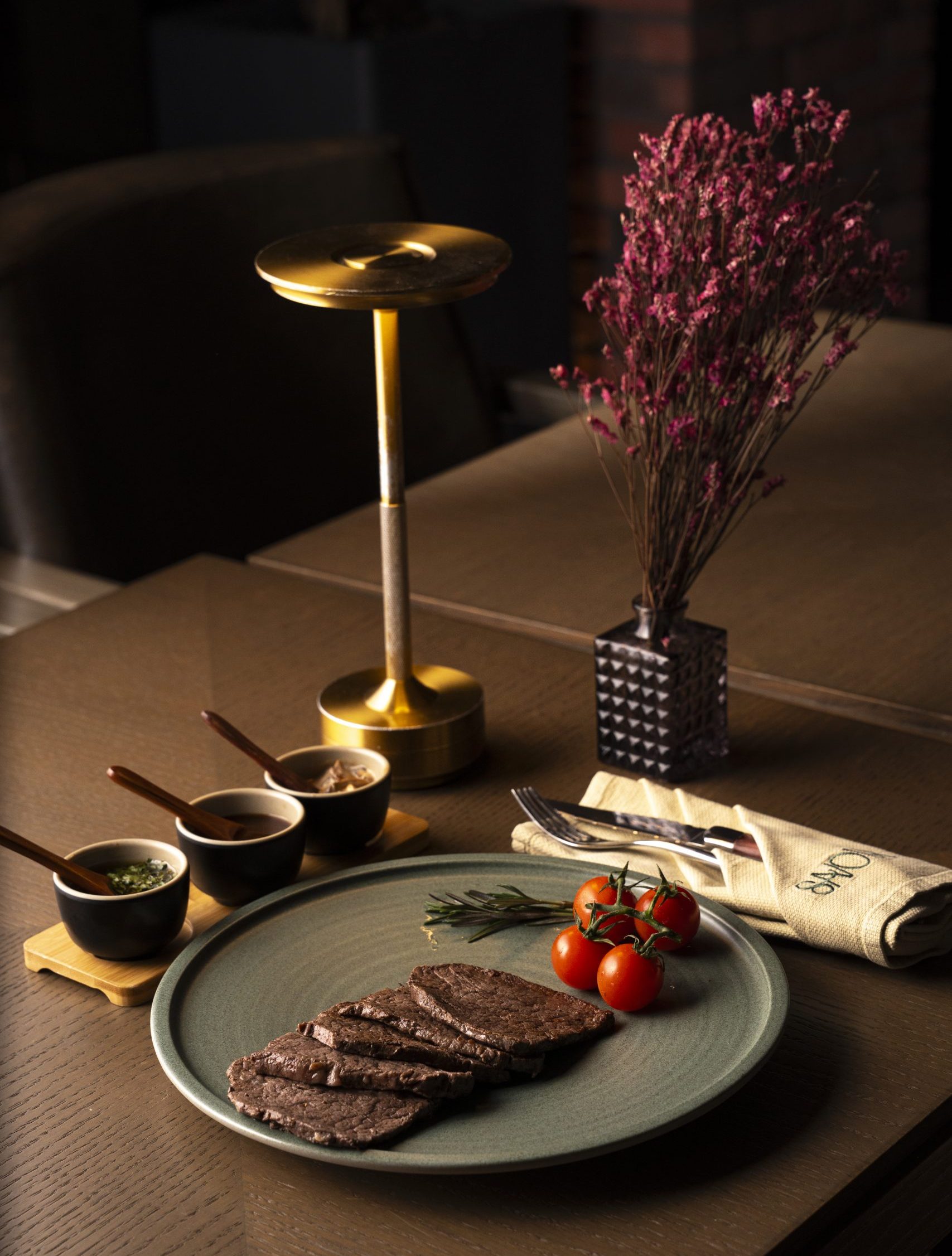 Dinner and shisha lounge ambiance at SAVOUR Jumeirah